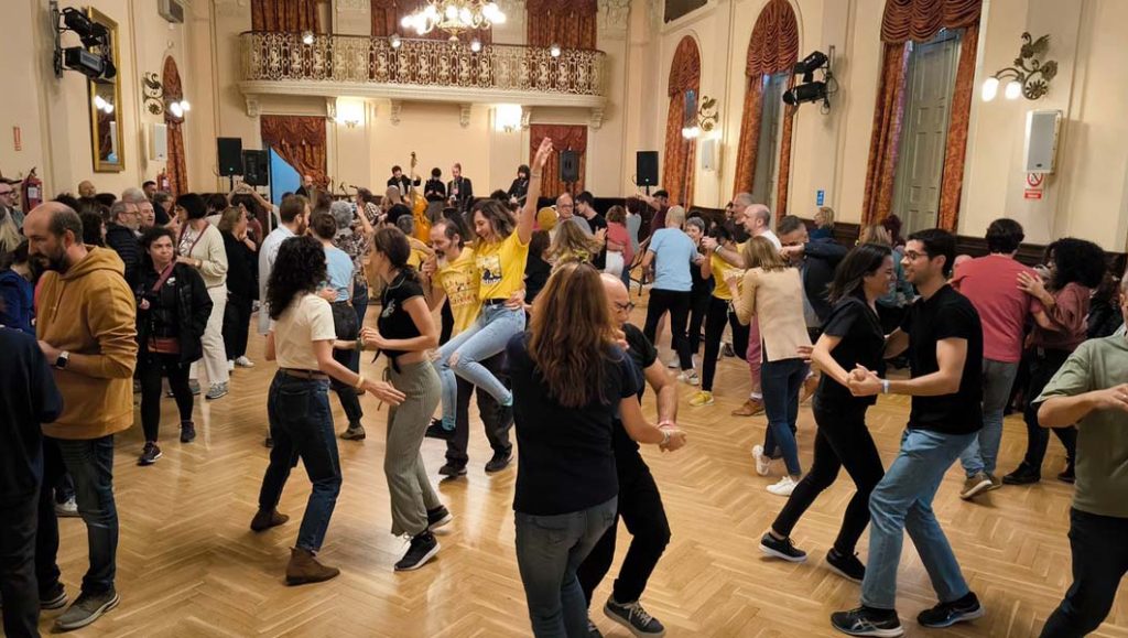 10 Reasons to Attend a West Coast Swing Festival: A Dance for All Levels