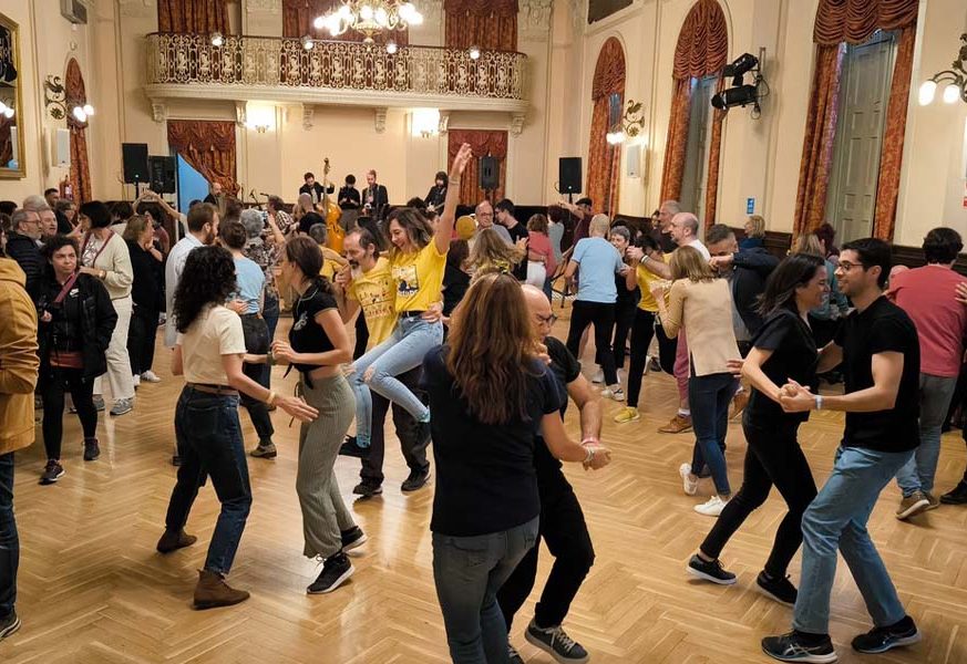 10 Reasons to Attend a West Coast Swing Festival: A Dance for All Levels