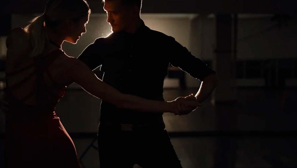 The Origins of Urban Kiz: A Modern Evolution of Kizomba